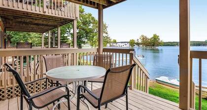 Inviting lakefront retreat - amazing views, beach access, dock & inviting deck