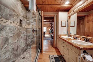 Shower, hair dryer, towels - Secluded waterfront log cabin with game room, dock, fire pit & deck (Eagle River)