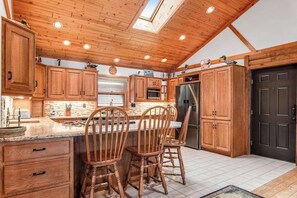 Fridge, microwave, oven, stovetop - Lakefront home with private dock, two decks, kayaks, & AC (Eagle River)
