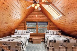 Iron/ironing board, travel cot, Internet, bed sheets - Lakefront home with private dock, two decks, kayaks, & AC (Eagle River)