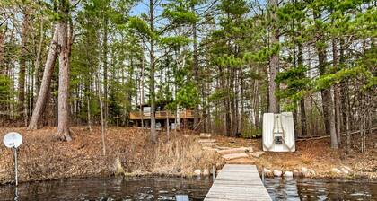 Cozy lakefront cabin in the heart of Wisconsin's Northwoods with canoe & kayak