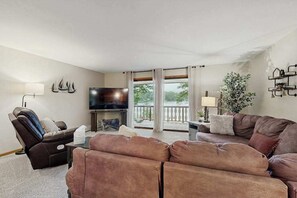 TV, fireplace, offices