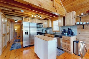 Fridge, microwave, oven, stovetop - Charming Log Cabin-  Boat, fish, hike & snowmobile—minutes to lakes & trails (Friendship)