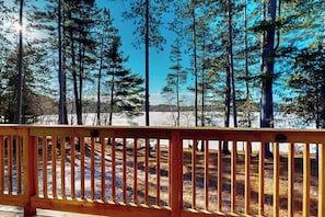Property grounds - Secluded Lakefront Home w/Deck, Lake Views, Gas Grill & Private W/D - Dogs OK (Tomahawk)
