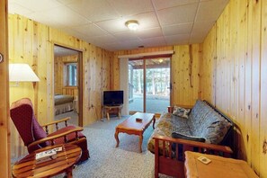 TV, fireplace, DVD player, offices