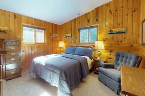 Iron/ironing board, travel crib, WiFi, bed sheets