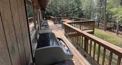 Lakefront, dog-friendly home w/ private dock ,fire pit & a beautiful lakeview!