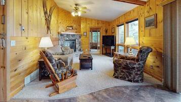 TV, fireplace, DVD player, offices