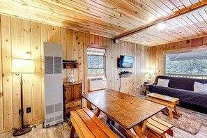 TV, offices - Tranquil & serene cabin getaway w/ large patio, fire pit, & lovely nature views (Rhinelander)