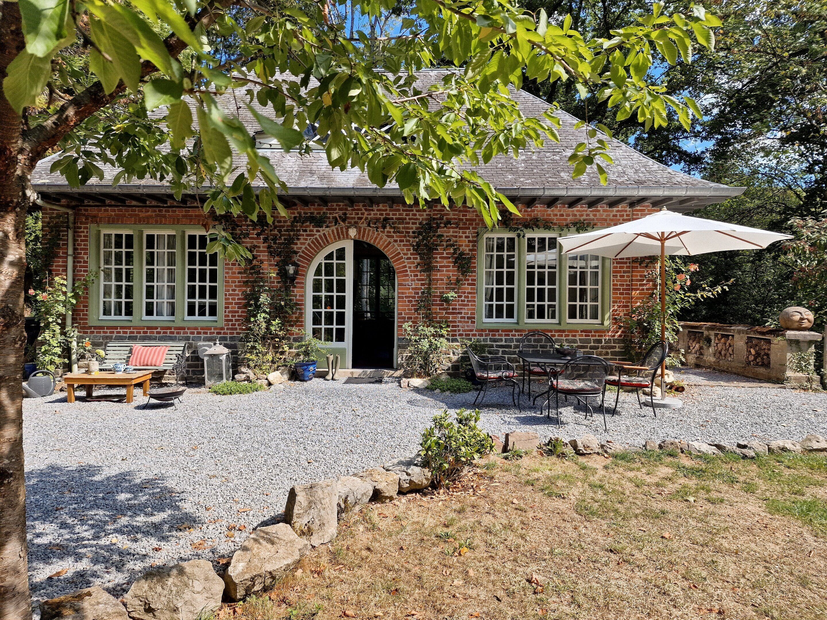 House | Outdoor dining