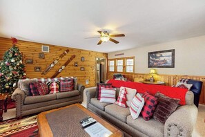 TV, offices - Lakefront, dog-friendly home with beach access, kayaks and firepit (Phelps)