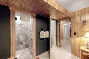 Shower, hair dryer, towels - Dog-friendly and secluded lakefront gem with a full bar, private dock, and views (Phelps)