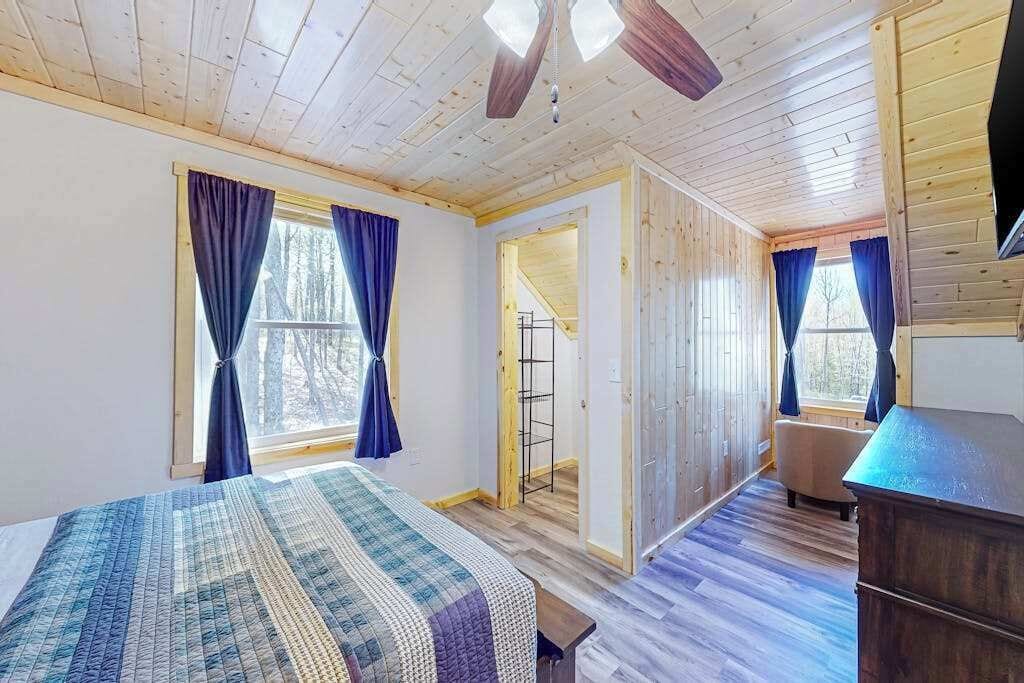Bureau, Wi-Fi, draps fournis