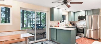 Lakefront, Dog-Friendly Cabin with Lake View, Central AC, Dock, Deck, Free WiFi