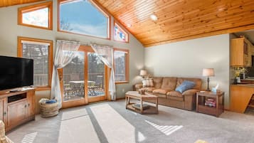 TV, fireplace, offices