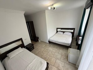 Quarto triplo conforto, sacada, vista para a montanha