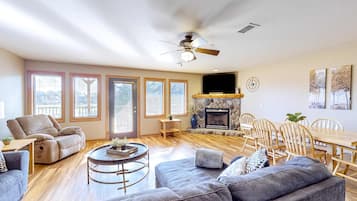 TV, fireplace, offices