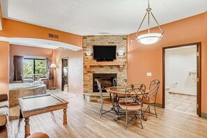 Interior - Chula Vista Condo | Fireplace + Adventure Perk (Wisconsin Dells)