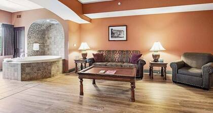 Serene river-view condo with in-room jetted tub & two fireplaces