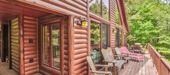 Secluded lakefront cabin with deck, dock, kayak, canoe, & WiFi