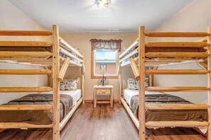 Internet, bed sheets - Modern dog-friendly cabin with hot tub, gas fireplace, patio, grill, & central AC (Conover)