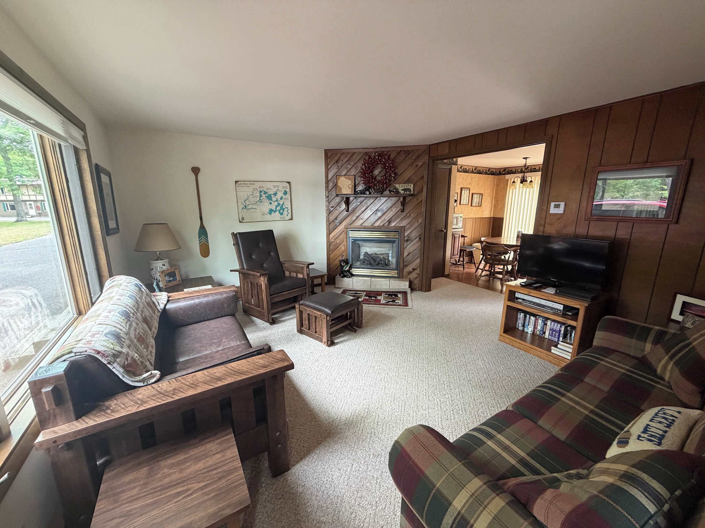 TV, fireplace, DVD player, offices