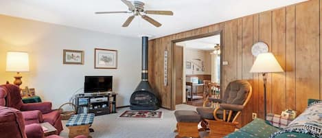 TV, fireplace, DVD player, offices