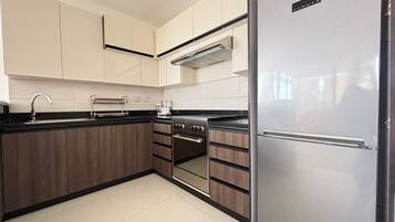 Chalet, 3 Bedrooms, Lagoon View | Private kitchen