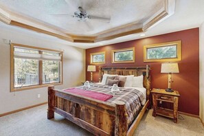 Iron/ironing board, travel cot, WiFi, bed sheets - Lakefront home with grill, firepit, pool table, & jetted tub (Friendship)