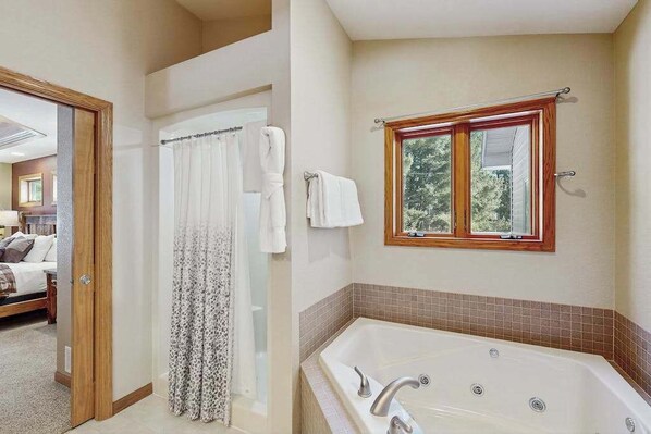 Shower, hair dryer, towels - Lakefront home with grill, firepit, pool table, & jetted tub (Friendship)