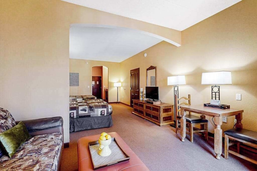 Riverfront View Resort Stay In Wisconsin Dells - Wisconsin Dells, WI