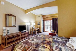Iron/ironing board, internet, bed sheets