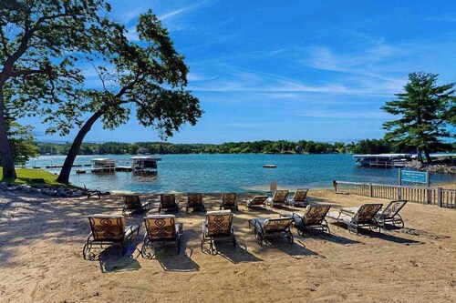 Lakefront condo at Delton Grand with pools & beach access