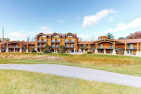 Exterior - Resort Condo w/ Adventure Perks in the Dells (Wisconsin Dells)