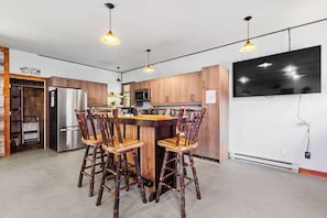 Fridge, microwave, oven, stovetop - Modern dog-friendly cabin with hot tub, gas fireplace, patio, grill, & washer/dr (Conover)