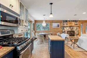 Fridge, microwave, oven, stovetop - Updated home on private lake, two fireplaces, WiFi, W/D, & AC (Eagle River)