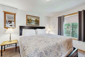 Iron/ironing board, WiFi, bed sheets - Lakefront retreat with panoramic views, large backyard, & direct beach access (Wisconsin Dells)