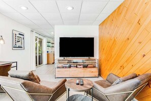 TV, offices