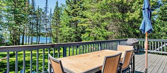 Modern lakefront home with private dock, AC, kayaks, canoe & screened porch