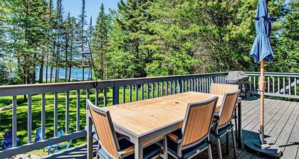 Modern lakefront home with private dock, AC, kayaks, canoe & screened porch