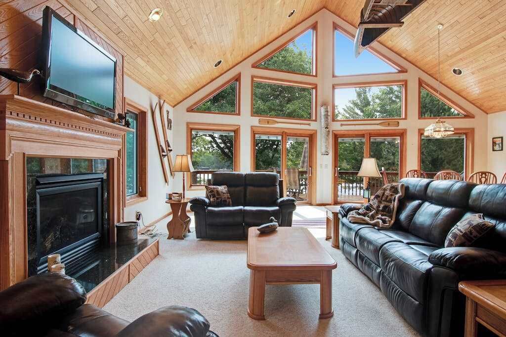 TV, fireplace, DVD player, offices