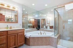 Shower, towels - Dog-friendly lakefront getaway with dock, firepit, wet bar, game room, & AC (Eagle River)