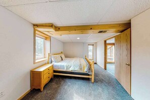Internet, bed sheets - Quiet lakefront home with dock, canoe, & sunroom - dog-friendly (Lac Du Flambeau)