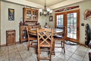Dining - 3-story townhome with dock access on Duck Lake, fireplaces, WiFi (Eagle River)