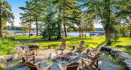 3-story townhome with dock access on Duck Lake, fireplaces, WiFi