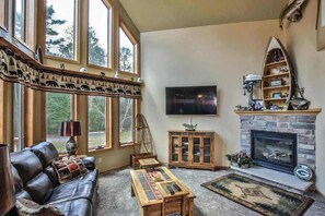 TV, fireplace, DVD player, offices - 3-story townhome with dock access on Duck Lake, fireplaces, WiFi (Eagle River)