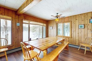 Dining - Lakefront Lodge w/ 2 additional cabins, private dock, firepit, kayak & hammock (Woodruff)