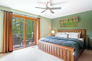 Desk, iron/ironing board, WiFi, bed sheets - Dog-Friendly Lakefront Home w/Fireplace, Stove, Lake View, Free WiFi, Deck (Tomahawk)
