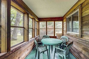 Dining - Charming Lakeview cabin w/ dock, fire pit, gas grill, & WIFI, Dogs-YES (St. Germain)