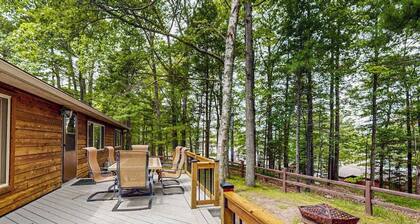 Charming Lakeview cabin w/ dock, fire pit, gas grill, & WIFI, Dogs-YES